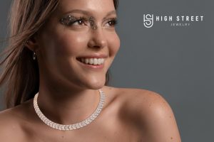 Minimalistic silver chain necklace